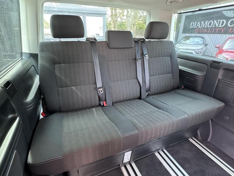 Volkswagen Caravelle view 7