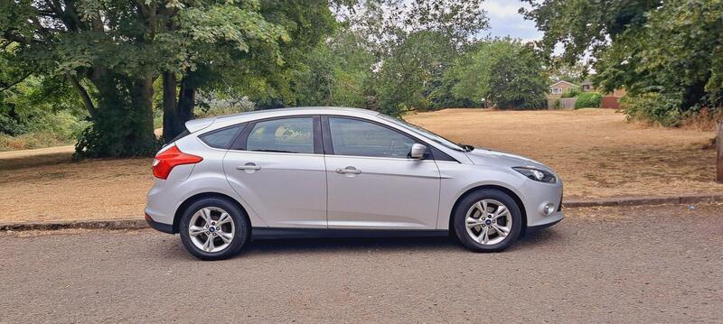 Ford Focus view 6