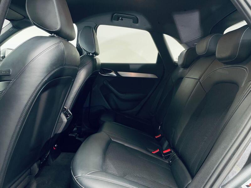 Audi Q3 view 6
