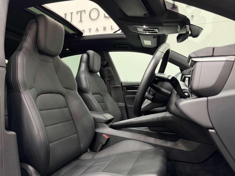 Porsche Macan view 2