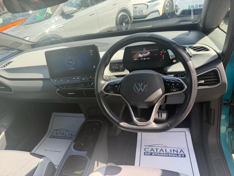 Volkswagen Id.3 view 4