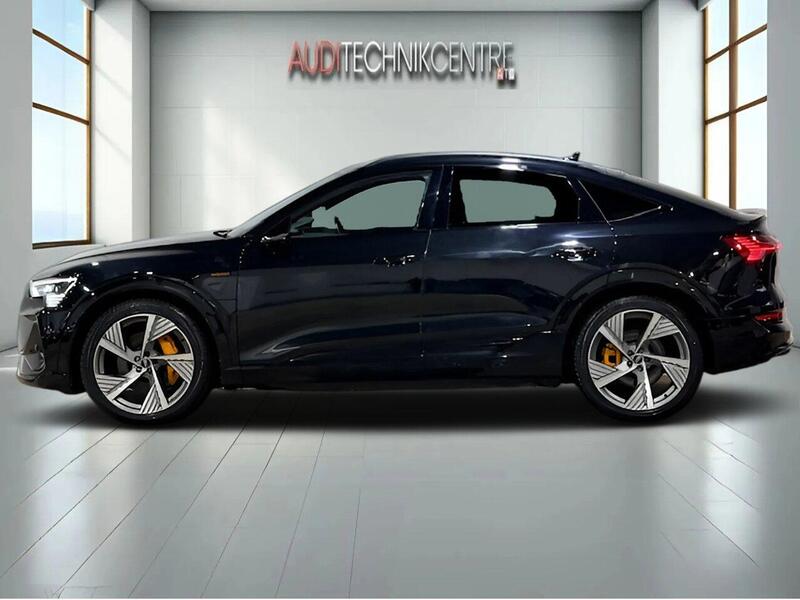 Audi Audi e-tron view 2