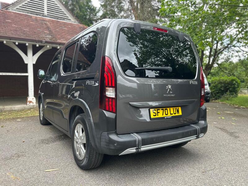 Peugeot Rifter view 2