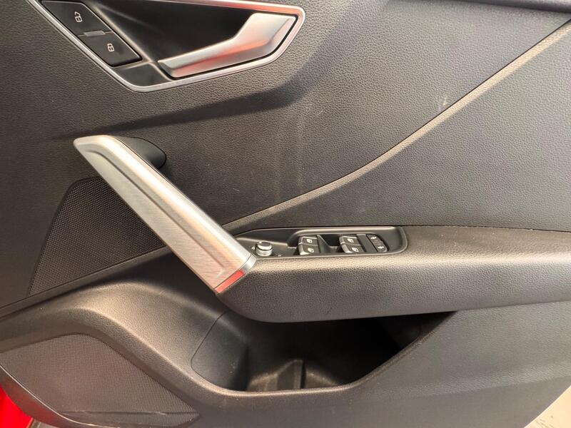 Audi Q2 view 16
