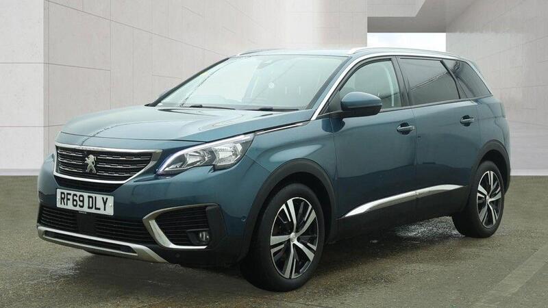 Peugeot 5008 view 3