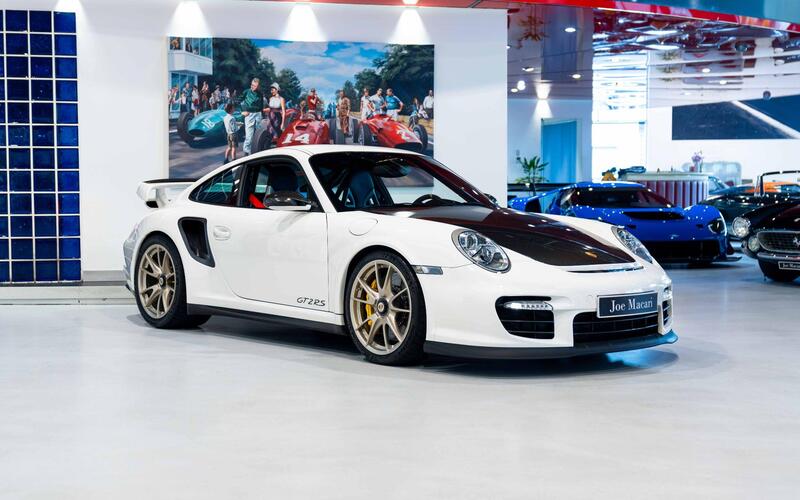 Porsche 911 view 3