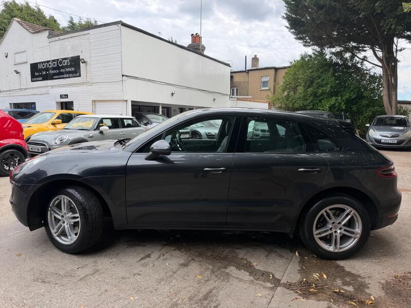 Porsche Macan view 5