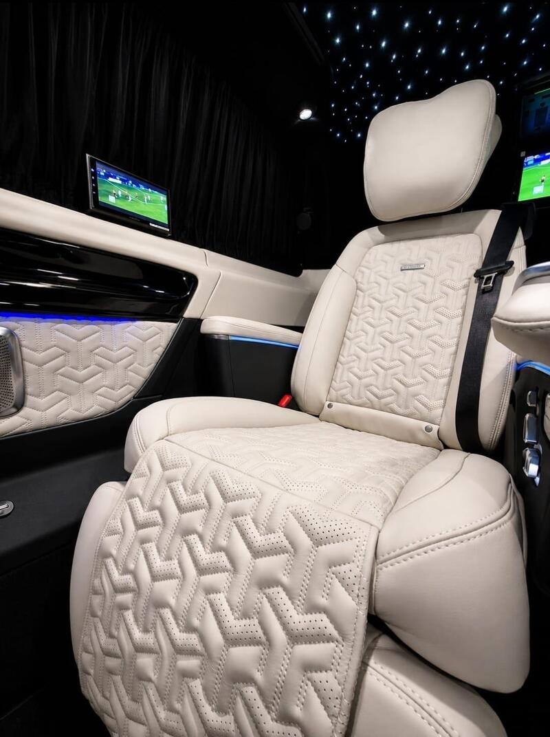 Mercedes-Benz V Class view 3