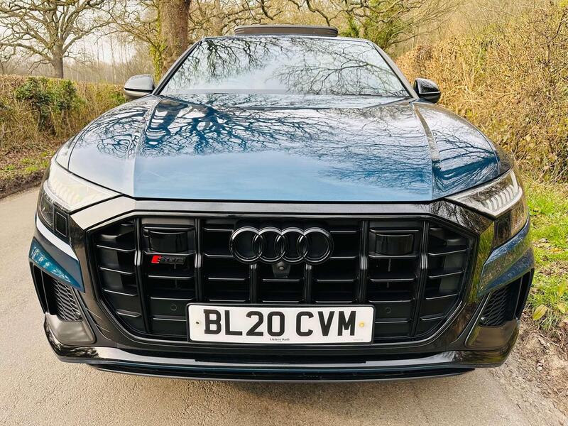 Audi Audi SQ8 view 3