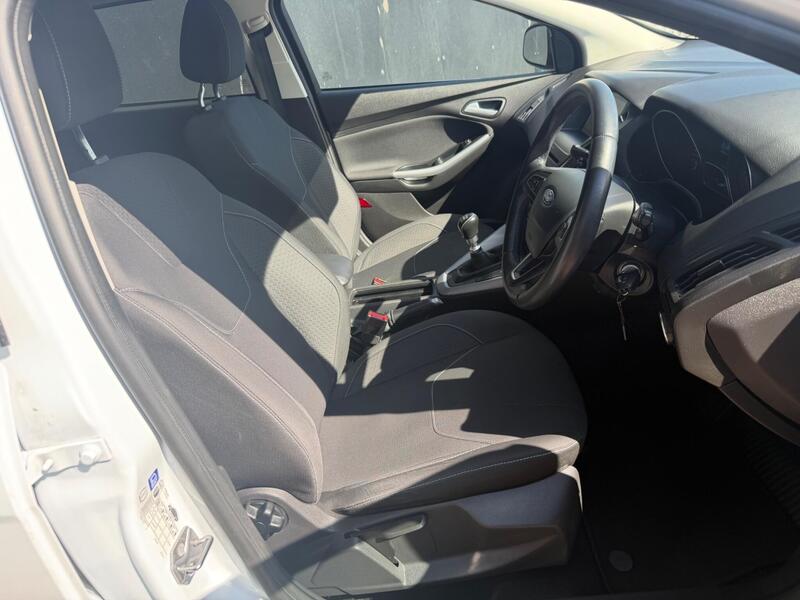 Ford Focus view 7