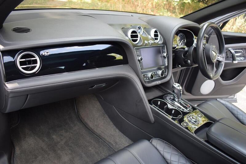 Bentley Bentayga view 4