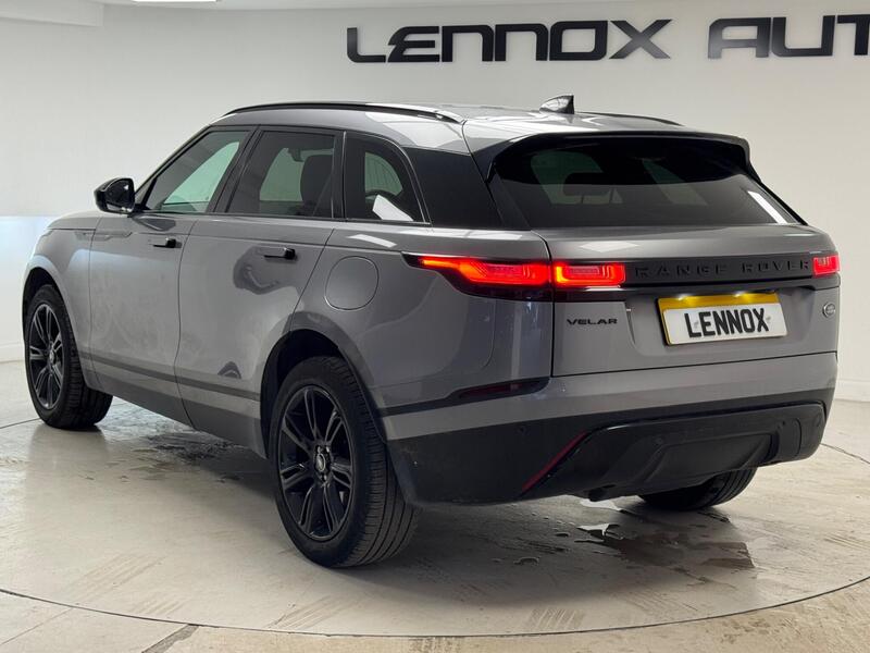 Land Rover Range Rover Velar view 3