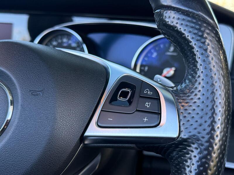 Mercedes-Benz E Class view 28