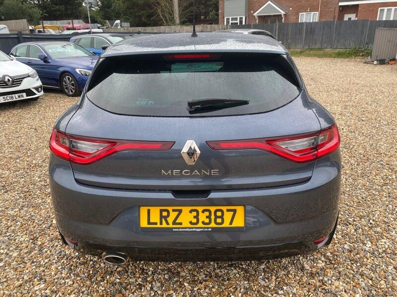 Renault Megane view 5