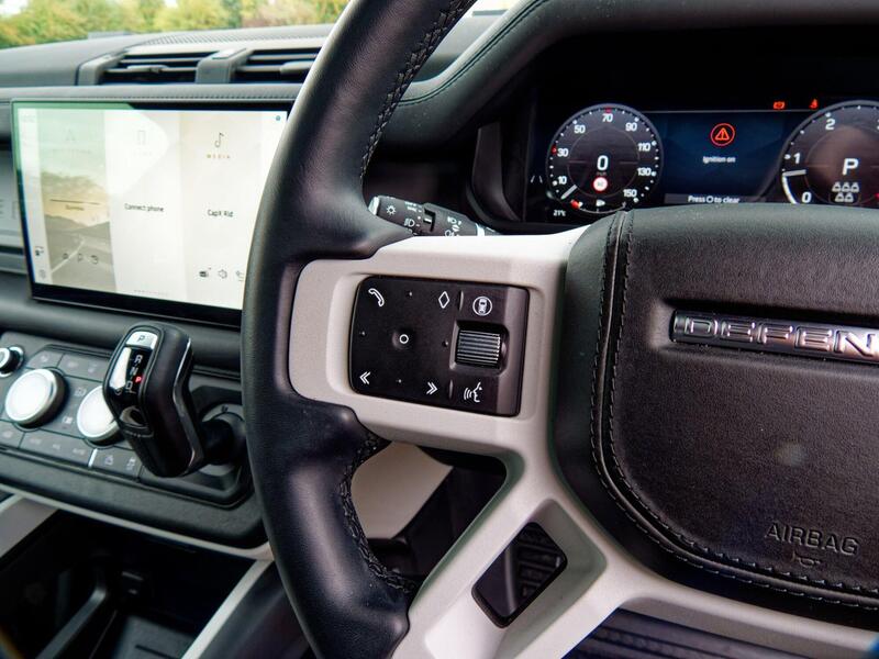 Land Rover 110 view 37