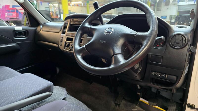 Nissan Elgrand view 5