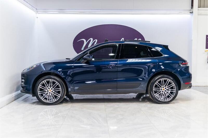 Porsche Macan view 3