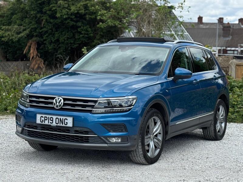 Volkswagen Tiguan view 4