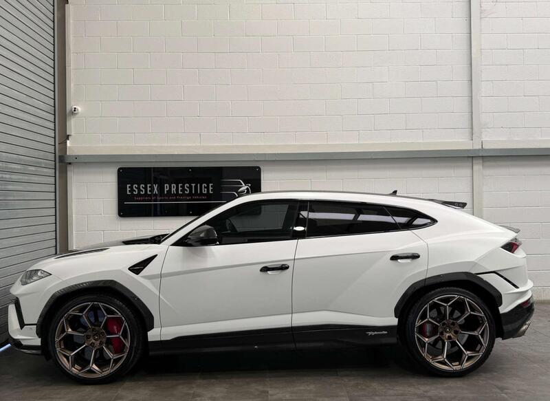 Lamborghini Urus view 4