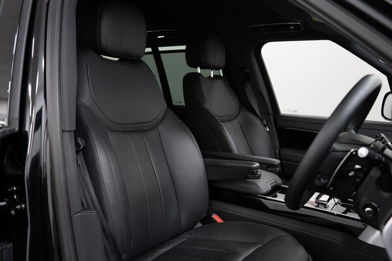 Land Rover Range Rover view 2