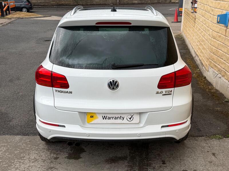 Volkswagen Tiguan view 4
