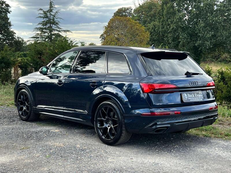 Audi Audi Q7 view 5