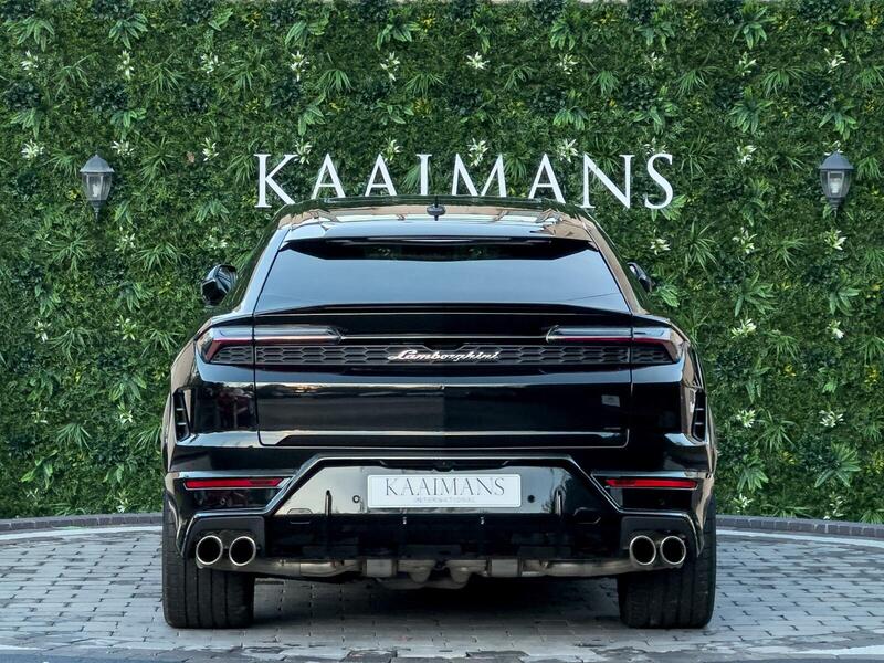 Lamborghini Urus view 5