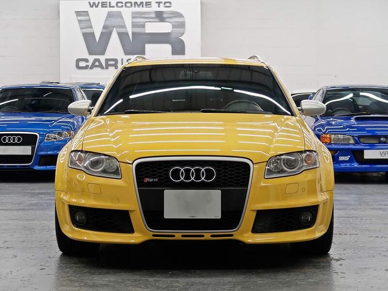 Audi RS4 Avant view 5