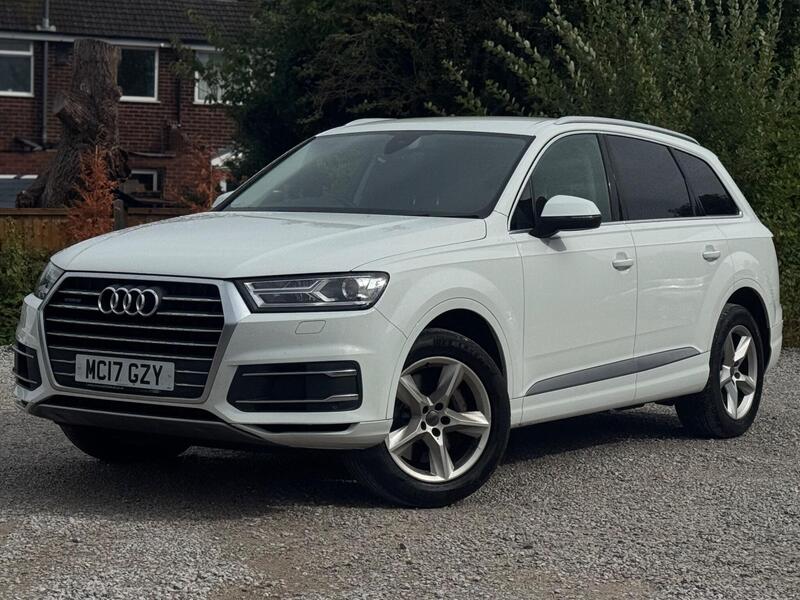 Audi Audi Q7 view 2