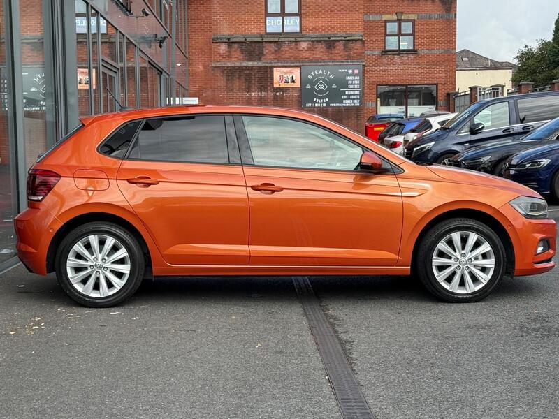 Volkswagen Polo view 5