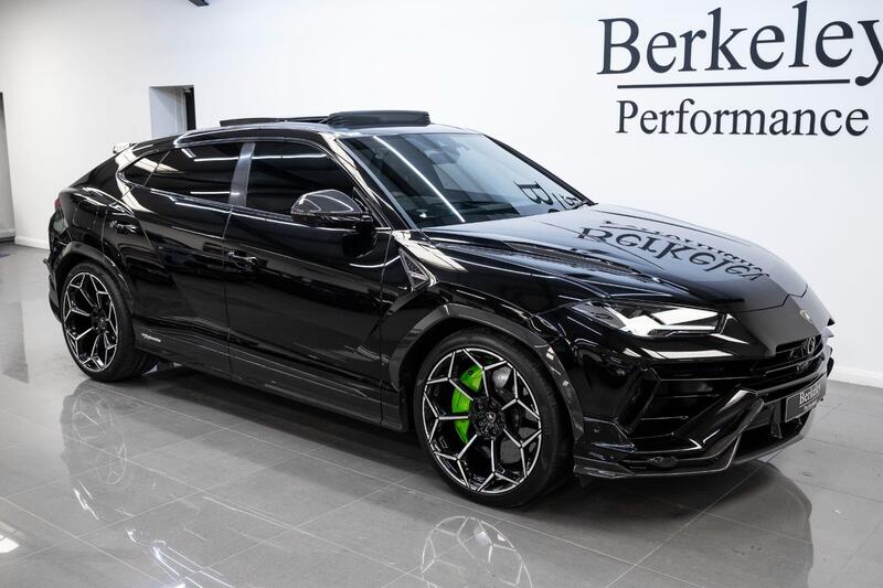 Lamborghini Urus view 6