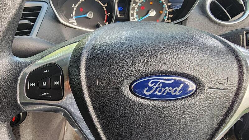 2014 Ford Fiesta — photo 32