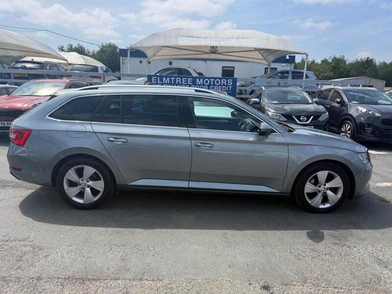 Skoda Superb view 4