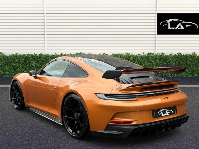 Porsche 911 view 5