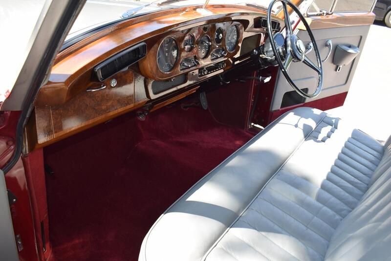 Rolls-Royce Silver Cloud view 3