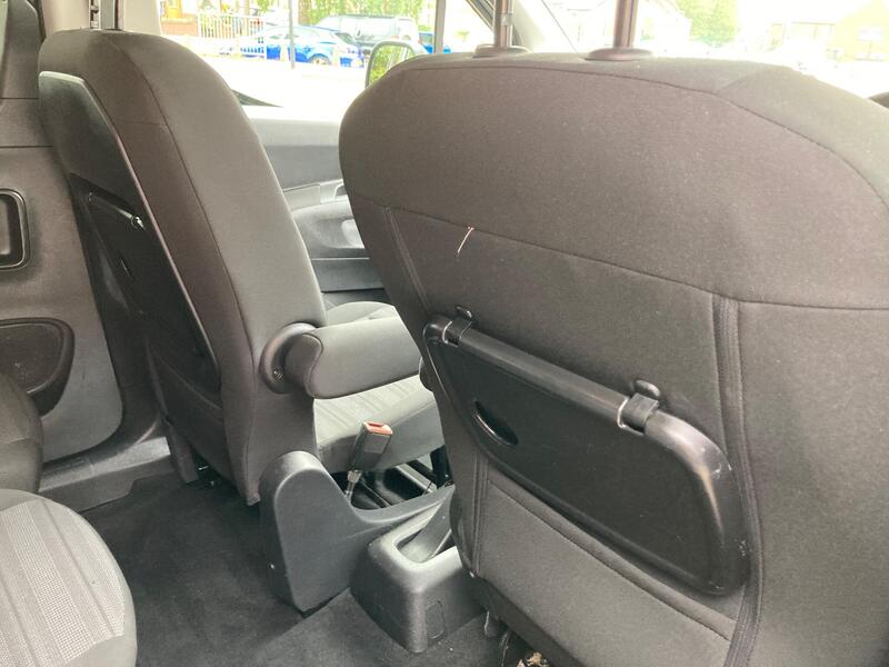 Vauxhall Combo Life view 6