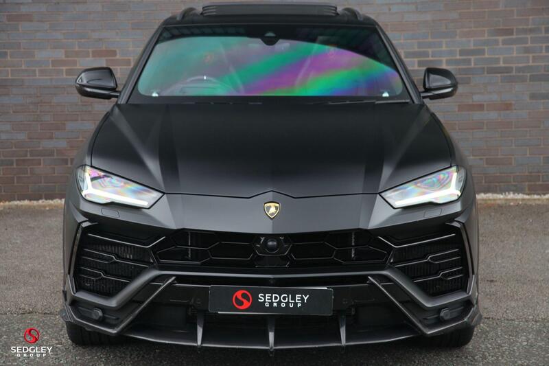 Lamborghini Urus view 6