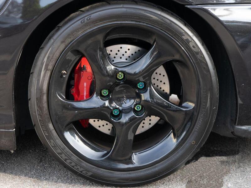 Porsche 911 view 4