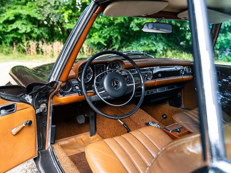Mercedes-Benz 280 SL view 5