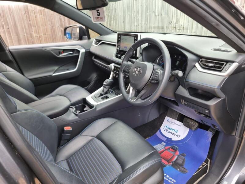 Toyota Rav4 view 2