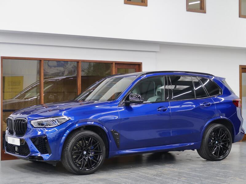 BMW X5 M view 4