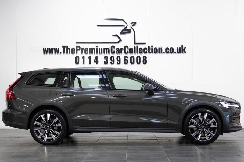 Volvo V60 Cross Country view 4