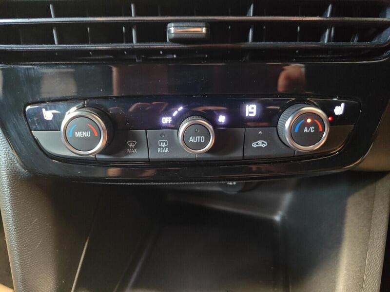 Vauxhall Mokka Electric view 3
