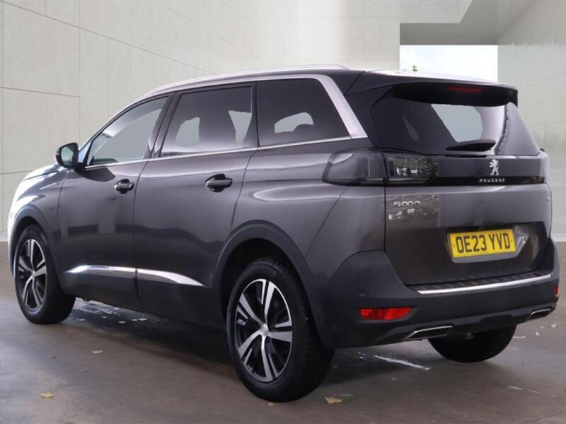 Peugeot 5008 view 3