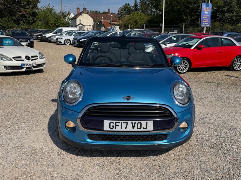 Mini Convertible view 4