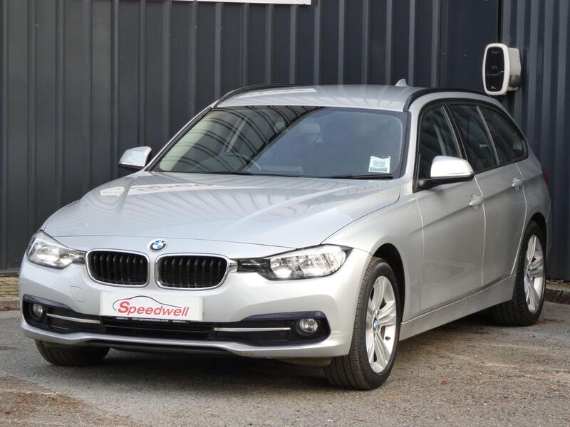 BMW 3 Series view 5