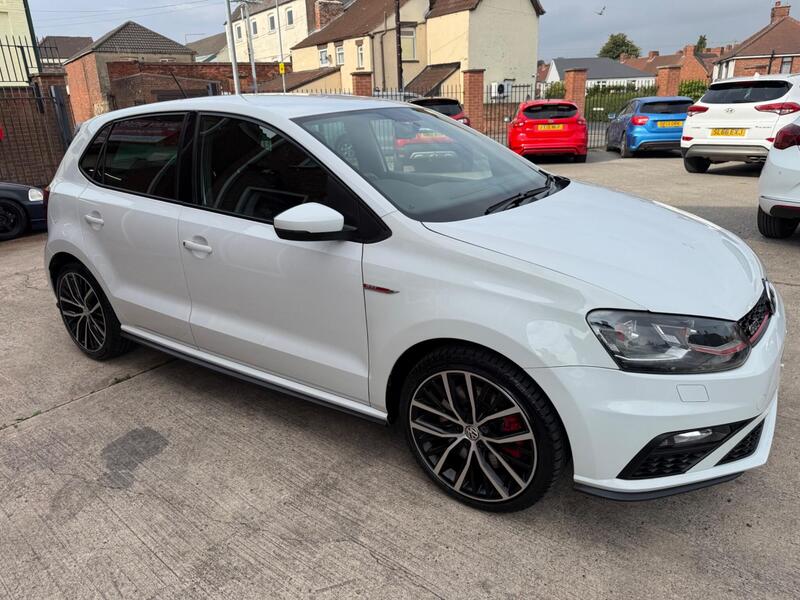 Volkswagen Polo view 2