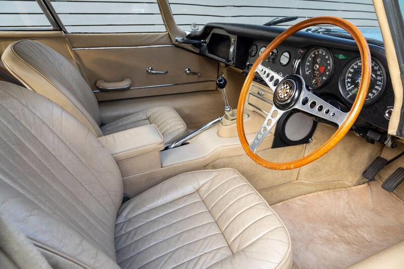 Jaguar E Type view 6