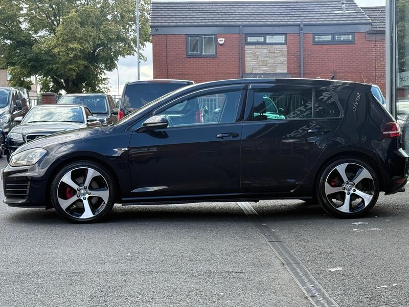 Volkswagen Golf view 5