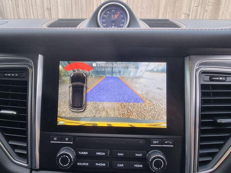 Porsche Macan view 6